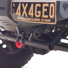 Load image into Gallery viewer, George 4x4 black shackle on defender recovery lifting rigging towing tow Shackle