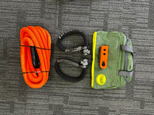 Load image into Gallery viewer, George4x4 Kinetic Rope Soft Shackle Kit
This kit includes

1pc*Kinetic Rope(Orange), 100% double braided Nylon

22mm*9m

Breaking Strength: 13300kg

2pcs*Soft Shackles (Grey), designed with Black eye, Australian made

Total length: 70cm

Breaking Strength: 22000kg 

1pc*Soft Shackle Hitch (SK+ Hitch)

WLL 5000kg, Breaking Strength: 20000kg

1pc*Carry Bag 