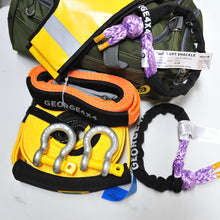 Load image into Gallery viewer, 4WD Recovery kit 8pcs: 11000kg Snatch Strap +2*Steel Rated Shackles + Equaliser Strap + 2*15000kg Soft Shackles + Damper + Carry Bag