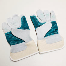 Load image into Gallery viewer, 4WD Recovery WinSnatching Kit (8pcs): 8T Snatch Strap + 14T Tree Trunk Protector + Soft Shackle + Snatch Ring + 2*Rated Shackles + Isolator + Bag + Gloves