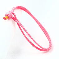 Soft Shackles are an alternative to traditional steel shackles and are made of Synthetic rope (well known as Dyneema/ spectra etc). They are Lighter, Stronger, and more flexible. Diamond knot Soft Shackle*1pc Hand spliced in Australia, Tested by NATA-accredited lab Super lightweight, can float in water UV-resistant, waterproof and more durable Good size for tree climbing and other light industries Features: 3mm*20cm length Breaking Strength: 750kg