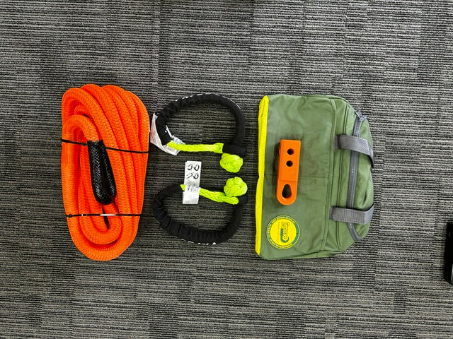 George4x4 Kinetic Rope Soft Shackle Kit
This kit includes

1pc*Kinetic Rope(Orange), 100% double braided Nylon

22mm*9m

Breaking Strength: 13300kg

2pcs*Soft Shackles (Green), designed with Black eye, Australian made

Total length: 70cm

Breaking Strength: 22000kg 

1pc*Soft Shackle Hitch (SK+ Hitch)

WLL 5000kg, Breaking Strength: 20000kg

1pc*Carry Bag 