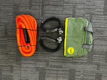 Load image into Gallery viewer, George4x4 Kinetic Rope Soft Shackle Kit
This kit includes

1pc*Kinetic Rope(Orange), 100% double braided Nylon

22mm*9m

Breaking Strength: 13300kg

2pcs*Soft Shackles (Grey), designed with Black eye, Australian made

Total length: 70cm

Breaking Strength: 22000kg 

1pc*Soft Shackle Hitch (SK+ Hitch)

WLL 5000kg, Breaking Strength: 20000kg

1pc*Carry Bag 