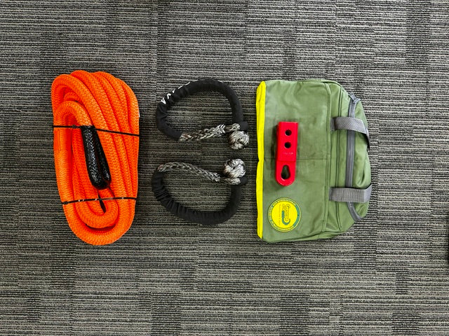 George4x4 Kinetic Rope Soft Shackle Kit
This kit includes

1pc*Kinetic Rope(Orange), 100% double braided Nylon

22mm*9m

Breaking Strength: 13300kg

2pcs*Soft Shackles (Grey), designed with Black eye, Australian made

Total length: 70cm

Breaking Strength: 22000kg 

1pc*Soft Shackle Hitch (SK+ Hitch)

WLL 5000kg, Breaking Strength: 20000kg

1pc*Carry Bag 