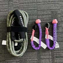 Load image into Gallery viewer, George4x4 kinetic rope 10ton with 16000kg soft shackles 