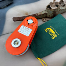 Load image into Gallery viewer, DSB24 GEN2 Dingo Snatch Block – Push &amp; Twist Lock George4x4 recovery gear