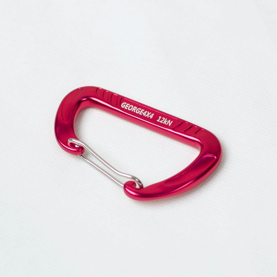 Aluminium Carabiner for Outdoor Activities This aluminium carabiner is made of 7075 aviation-grade material, lightweight, highly durable, and wear-resistant. 7075 aviation-grade aluminium. Wine red, Sapphire blue, Mineral grey 8x4.84cm/3.15x1.91in, 22g  This carabiner can be used for rock climbing, hammock clipping, yoga, backpack buckling, outdoor safety quick releases, keyring hanging, and keychain connecting.