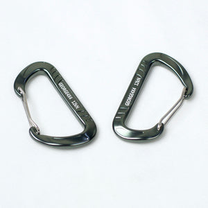 Aluminium Carabiner for Outdoor Activities This aluminium carabiner is made of 7075 aviation-grade material, lightweight, highly durable, and wear-resistant. 7075 aviation-grade aluminium. Wine red, Sapphire blue, Mineral grey 8x4.84cm/3.15x1.91in, 22g  This carabiner can be used for rock climbing, hammock clipping, yoga, backpack buckling, outdoor safety quick releases, keyring hanging, and keychain connecting.