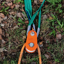 Load image into Gallery viewer, dingo snatch block with Narrow Tree Saver and winch rope