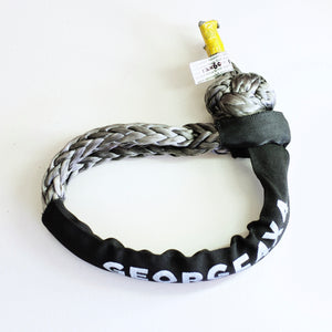 Soft Shackles are an alternative to steel shackles, made of Synthetic rope (well known as Dyneema/ spectra etc). Lighter, Stronger, and more flexible. Hand spliced in Australia, Tested by NATA-accredited lab can float in water UV-resistant, waterproof and more durable Protective sleeve fitted