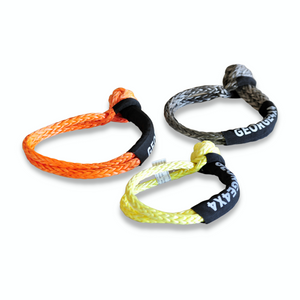 Soft Shackles are an alternative to traditional steel shackles and are made of Synthetic rope (well known as Dyneema/Spectra etc). They are Lighter, Stronger, and more flexible. Button knot Soft Shackle*1pc Hand spliced in Australia, Tested by NATA-accredited lab Super lightweight, can float in water UV-resistant, waterproof and more durable Protective sleeve fitted Black eye 