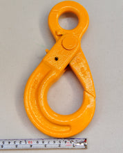 Load image into Gallery viewer, G80 Self Locking Safety Hook 13mm WLL 5.3ton Eye Type, Grade 80 Chain Lifting Sling