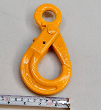 Load image into Gallery viewer, Self Locking Safety Hook 7/8mm WLL 2.0ton Eye Type, Grade 80 Chain Lifting Sling