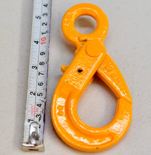 Load image into Gallery viewer, Self Locking Safety Hook 6mm WLL 1.12ton Eye Type, Grade 80 Chain Lifting Sling