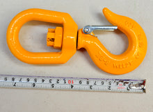 Load image into Gallery viewer, G80 Swivel Hook with Latch 7/8mm WLL 2.0ton, Grade 80 Chain Lifting Sling Components