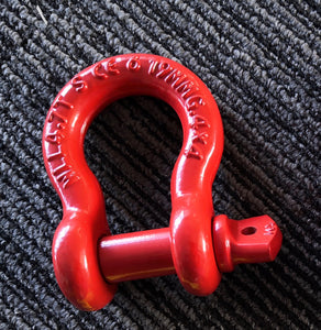 George 4x4 red shackle recovery lifting rigging towing tow Shackle is an essential item for vehicle recovery while on or off road, commonly used together with recovery snatch straps, tree trunk protectors, winch extension straps and snatch blocks. Breaking load testing: over 6 times of working load limit Made with drop-forged and Heat-treated high-tensile steel Marked with tracking code & Manufacturer code Compliant with AS/NZS2741.2002 Fitted with top-quality alloy steel pin